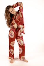 Lade das Bild in den Galerie-Viewer, Pajama &quot;Lionhearted Dreams&quot;
